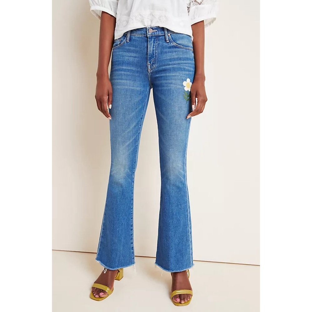 mother jeans the weekender fray in gold rush bootcut with embroidered daisy